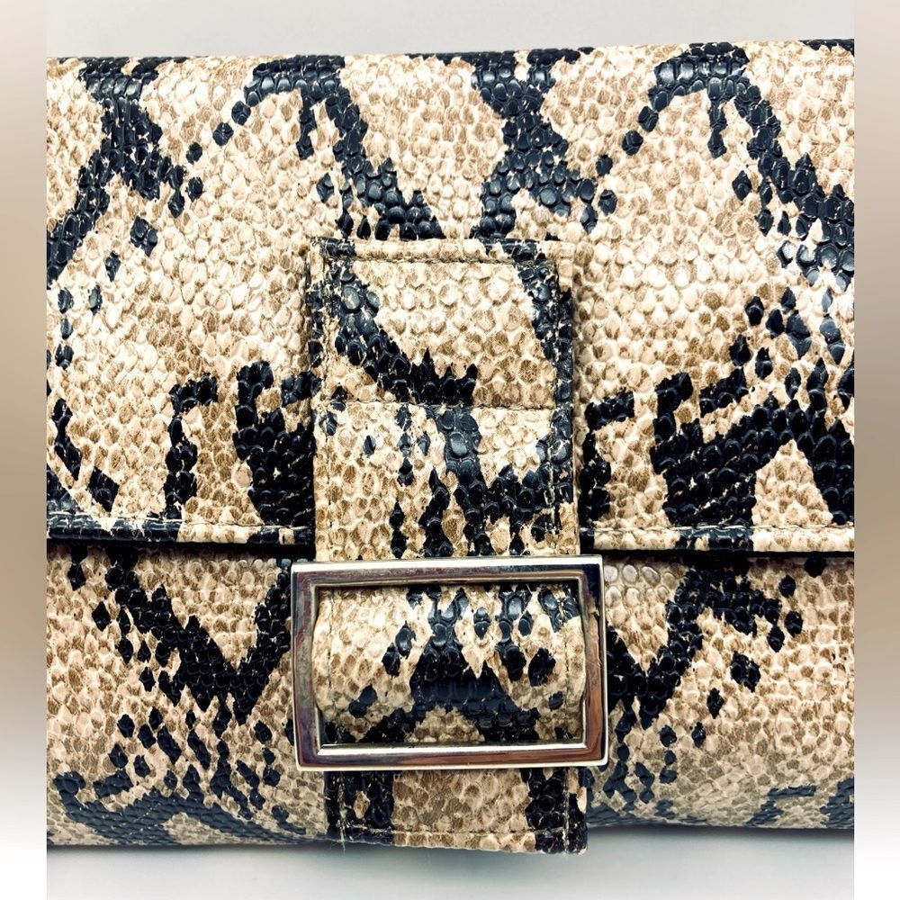 Steve Madden Snakeskin Pattern Tan And Black Wome… - image 4